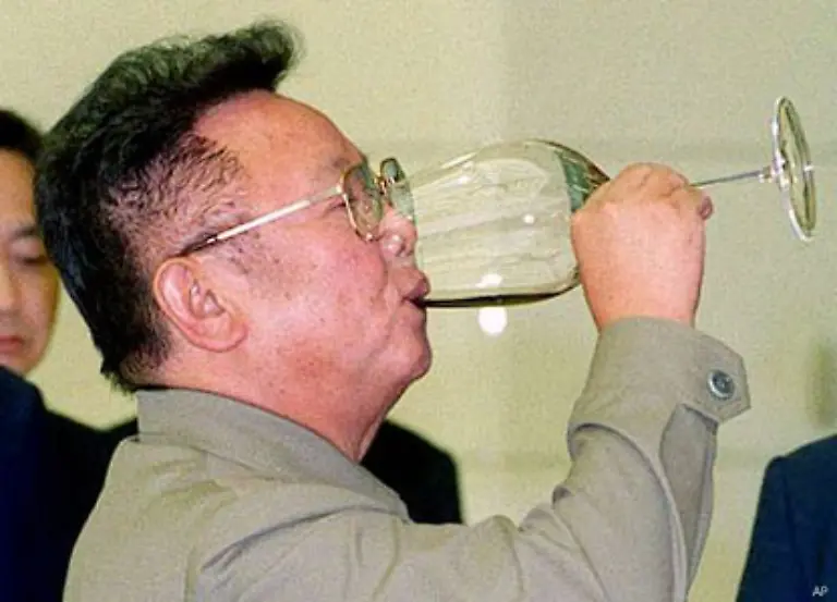 Er-hat-es-der-Welt-wieder-einmal-gezeigt-Nordkoreas-Machthaber-Kim-Jong-il-liess-am-9-Oktober-einen-Atomtest-durchfuehren