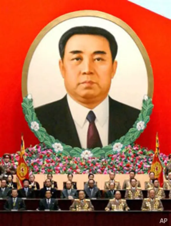 Nordkorea-hat-einen-kommunistischen-Personenkult-hervorgebracht-der-an-Fanatismus-selbst-den-Kult-um-Mao-Tse-tung-in-China-oder-Josef-Stalin-in-der-ehemaligen-Sowjetunion-uebertrifft