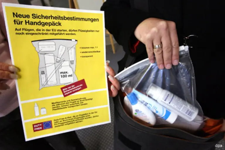 Zudem-darf-jeder-Fluggast-nur-einen-Beutel-mitnehmen