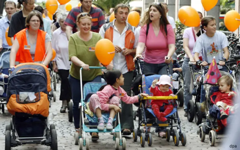 Nur-gilt-dann-natuerlich-wie-eine-Sprecherin-des-Koeln-Bonner-Flughafens-mit-Blick-auf-die-neuen-Regeln-betonte-Wer-Babynahrung-mitnehmen-will-muss-auch-ein-Baby-dabei-haben