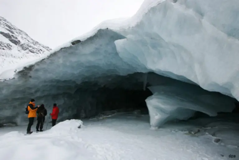 dass-bis-zum-Jahr-2050-die-Gletscher-weltweit