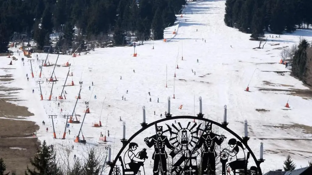 Skifahrer-auf-dem-Fichtelberg