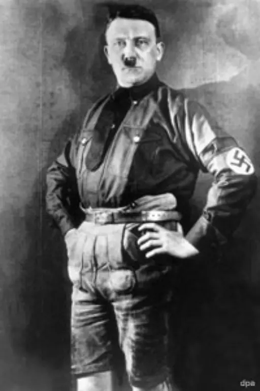 Andere-Diktatoren-muessen-als-Verbrecher-eingestuft-werden-Adolf-Hitler-errichtete-1933-seine-Schreckensherrschaft-in-Deutschland-und-entfesselte-1939-den-Zweiten-Weltkrieg-Fast-60-Millionen-Menschen-wurden-getoetet