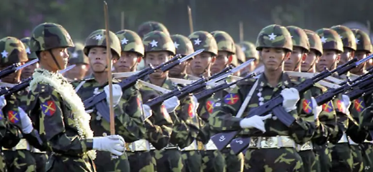 In-Birma-auch-Myanmar-genannt-herrscht-eine-Militaerdiktatur-1988-wurde-in-dem-suedasiatischen-Land-die-letzte-Verfassung-der-Sozialistischen-Republik-von-1974-ausser-Kraft-gesetzt