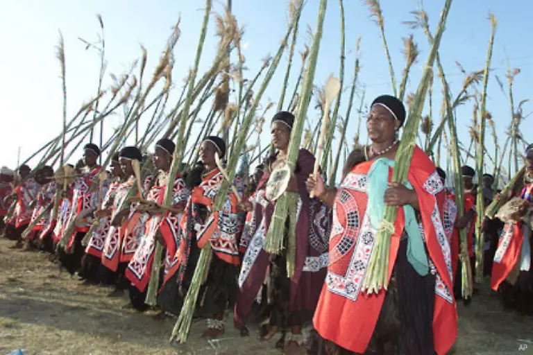 Von-der-Welt-fast-voellig-unbeachtet-ist-das-kleine-afrikanische-Swasiland-Es-hat-eine-absolutistische-Monarchie-als-Staatsform