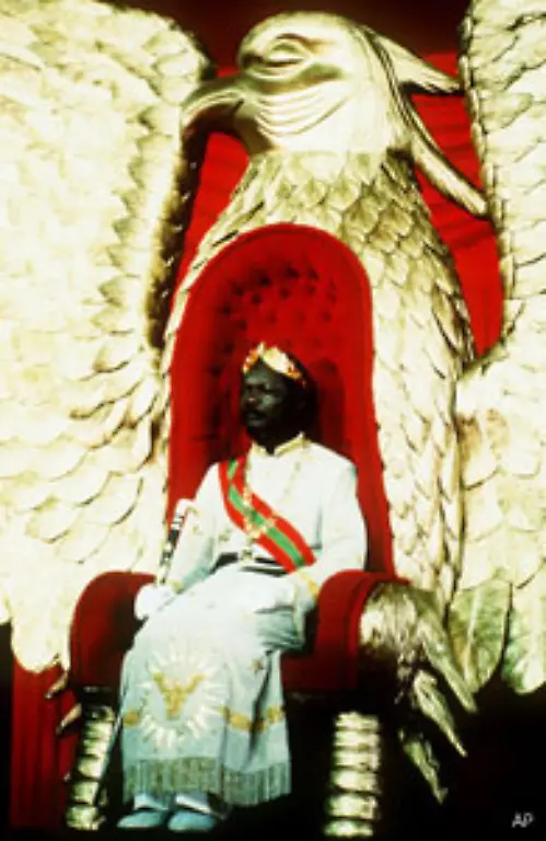 Ueber-dem-armen-Land-liegt-noch-immer-der-Schatten-von-Jean-Bedel-Bokassa-Dieser-liess-sich-Ende-1976-zum-Kaiser-ausrufen-Ein-Grossteil-der-franzoesischen-Entwicklungshilfe-ging-fuer-die-Kaiserkroenung-drauf