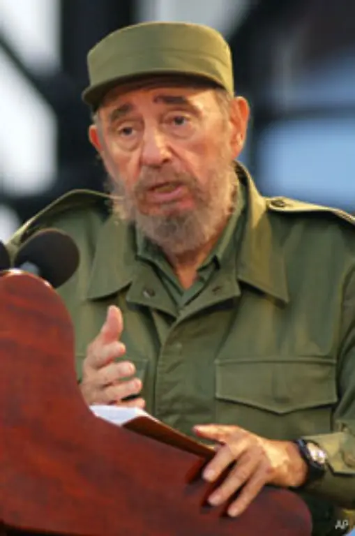 Oppositionelle-werfen-Castro-ein-auf-seine-Person-ausgerichtetes-diktatorisches-Regime-und-zahlreiche-Menschenrechtsverletzungen-vor-Seine-Anhaenger-verehren-ihn-wegen-seiner-sozialen-Revolution