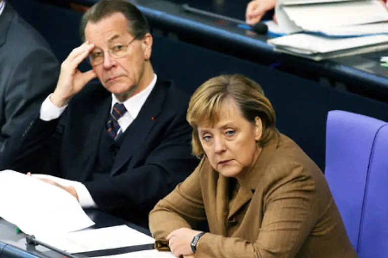 Die-Arbeitslosenzahl-sinkt-auf-den-niedrigsten-Stand-seit-vier-Jahren-Bei-der-Arbeitslosenversicherung-werden-Arbeitnehmer-und-Arbeitgeber-2007-um-17-Milliarden-Euro-entlastet