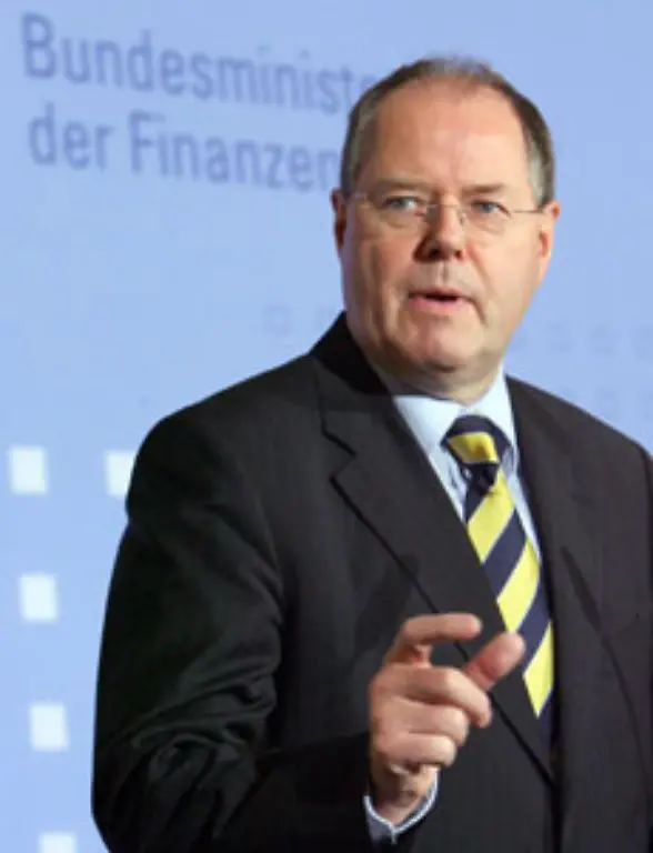 Finanzminister-Peer-Steinbrueck-SPD-Mit-ihm-hat-sich-die-Koalition-fuer-den-zentralen-Bereich-der-Finanz-und-Steuerpolitik-einen-Mann-mit-Durchsetzungskraft-und-pragmatischer-Grundhaltung-geholt-Von-seiner-Bilanz-haengt-wesentlich-der-Erfolg-der-Regierung-ab