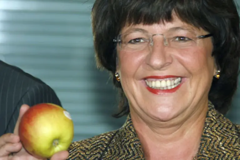 Gesundheitsministerin-Ulla-Schmidt-SPD-Obwohl-sie-als-rheinische-Frohnatur-gilt-vergeht-ihr-das-Lachen-waehrend-der-Diskussion-um-die-Gesundheitsreform-recht-oft