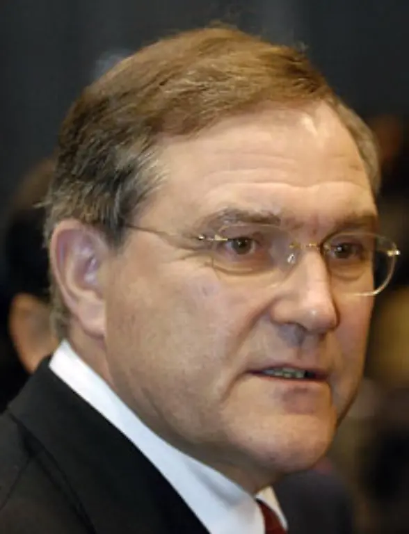 Verteidigungsminister-Franz-Josef-Jung-CDU-Jung-muss-neben-Wirtschaftsminister-Glos-die-meiste-Kritik-fuer-sein-teilweise-unglueckliches-Auftreten-in-der-Oeffentlichkeit-einstecken