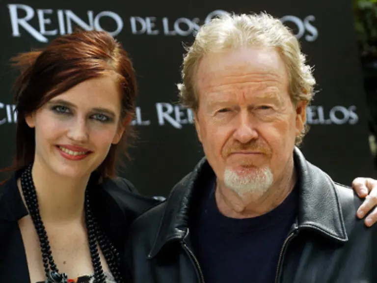 Nach-ihrer-gefeierten-Rolle-im-Historiendrama-Kingdom-of-Heaven-Foto-Mit-Regisseur-Ridley-Scott