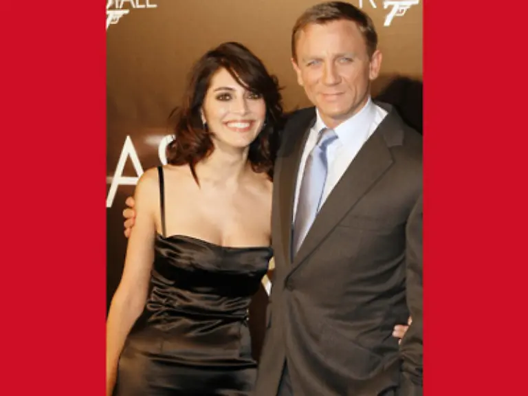 kann-es-nicht-sein-dass-es-nur-ein-Bond-Girl-gibt