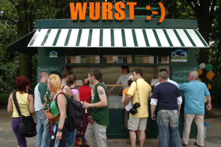 Erfahrungsgemaess-erzeugt-ein-gesundes-Wachstum-des-verarbeitenden-Gewerbes-ein-Wachstum-unternehmensnaher-Dienstleistungen-so-Michael-Berlemann-vom-Ifo-Institut