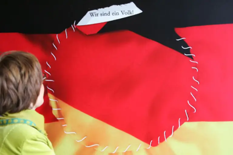 Auch-die-Wirtschaftskraft-ist-16-Jahre-nach-der-Einheit-viel-geringer-als-in-strukturschwachen-Westlaendern-wie-dem-Saarland-oder