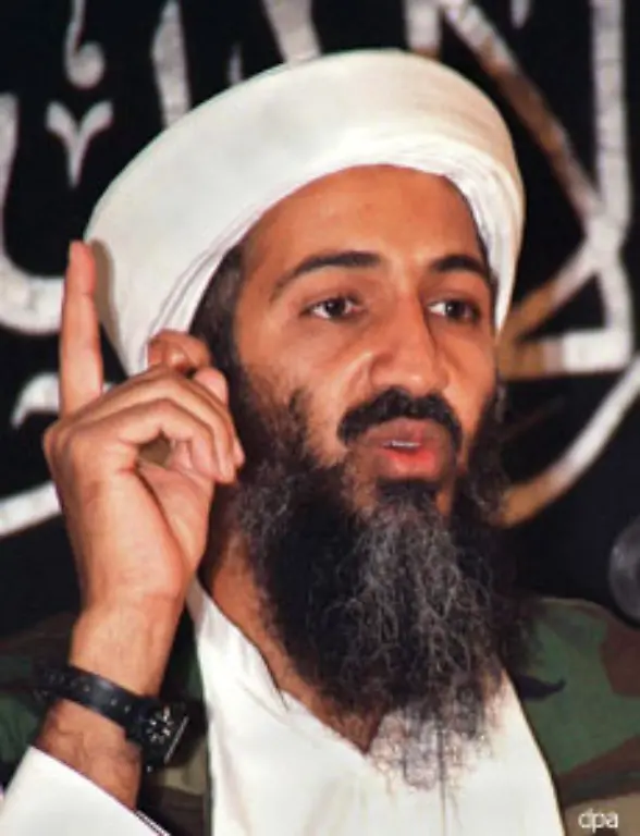 Osama-bin-Laden-Sunnit-und-Kopf-der-El-Kaida-Auch-er-mischt-mit-im-Irak-Das-Ziel-eine-Stabilisierung-der-politischen-Verhaeltnisse-soll-verhindert-werden-Dazu-hetzt-der-Terror-Fuerst-immer-wieder-Sunniten-und-Schiiten-gegeneinander-auf
