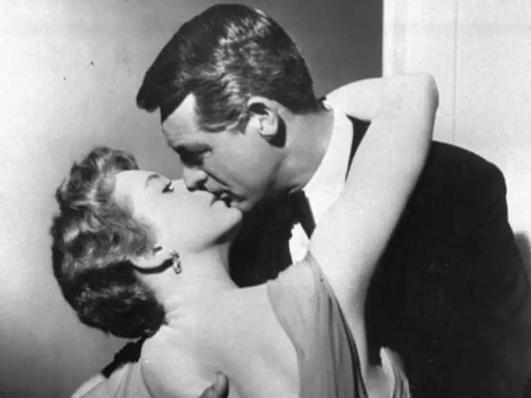 Zwanzig-Jahre-ist-Cary-Grant-jetzt-tot-aber-seine-Liebesszenen-mit-Leinwandidolen-Bild-Deborah-Kerr-Vor-Hausfreunden-wird-gewarnt