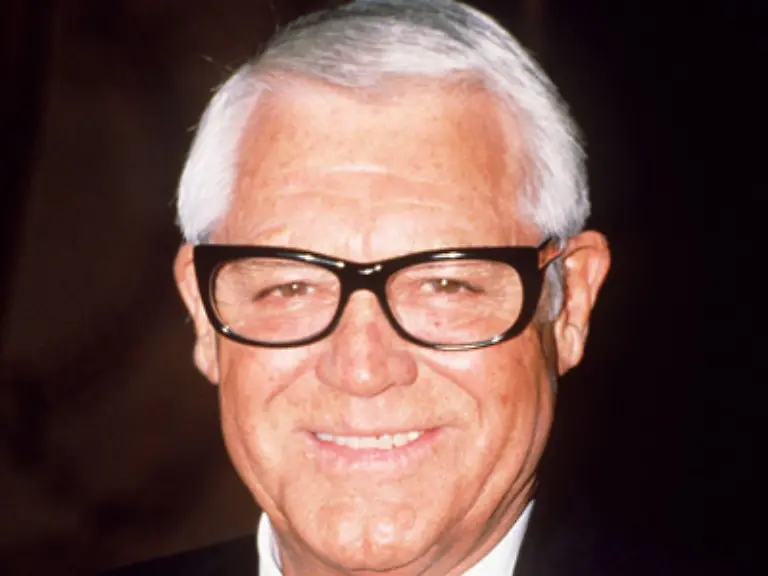 Alle-sagen-mir-dauernd-was-fuer-ein-interessantes-Leben-ich-doch-gehabt-haette-sagte-Cary-Grant-einmal-Aber-manchmal-glaube-ich-dass-es-nur-aus-Magenbeschwerden-und-Selbstbespiegelung-bestanden-hat