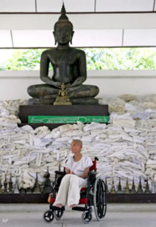 Laut-UNAIDS-dem-AIDS-Bekaempfungsprogramm-der-Vereinten-Nationen-sind-derzeit-rund-34-Millionen-Menschen-weltweit-mit-HIV-infiziert