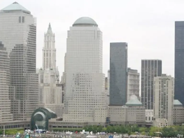 Zunaechst-waren-ausschliesslich-homosexuelle-Maenner-betroffen-Sie-litten-unter-Parasitenbefall-unter-dem-Kaposi-Sarkom-oder-einer-speziellen-Lungenentzuendung-der-Pneumocystis-carinii-Pneumonie