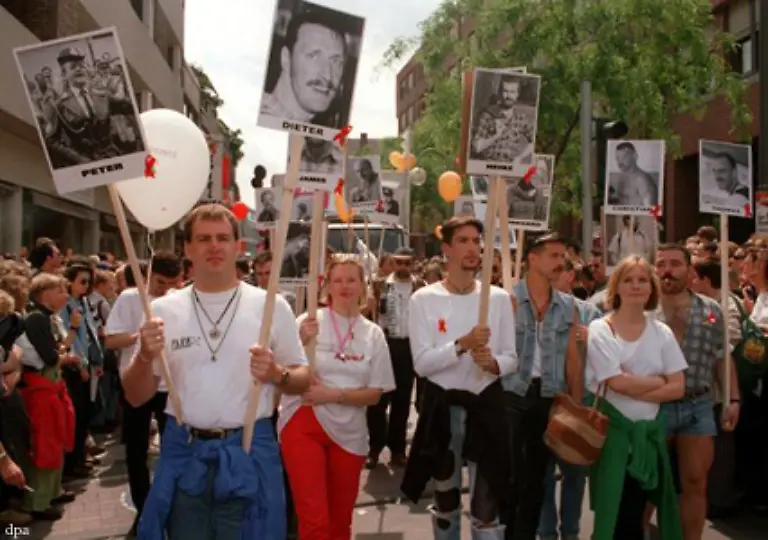 Auch-der-erste-deutsche-AIDS-Fall-wird-erst-rueckblickend-erkannt-und-inzwischen-auf-1978-datiert