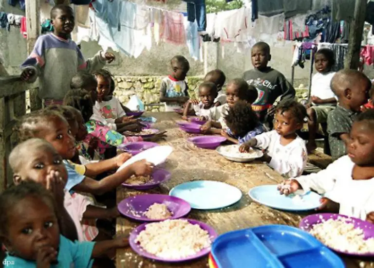 Die-HIV-Epidemie-verlaeuft-weltweit-mit-erschreckender-Dynamik-Nach-Angaben-der-Vereinten-Nationen-hatte-die-AIDS-Epidemie-2006-mit-42-Millionen-HIV-Infizierten-einen-Hoechststand-erreicht