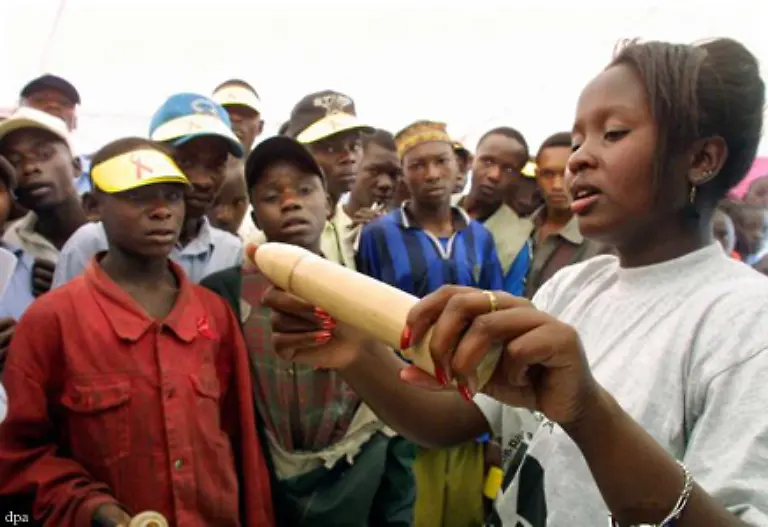 Und-sie-erklaeren-den-Gebrauch-der-lebensrettenden-Praeservative