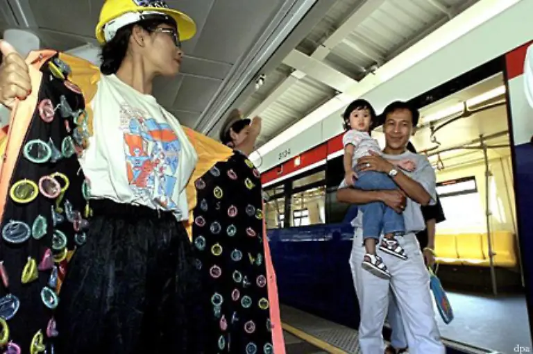 In-grossen-Aufklaerungskampagnen-werden-Menschen-ueberall-auf-der-Welt-fuer-die-toedliche-Gefahr-sensibilisiert