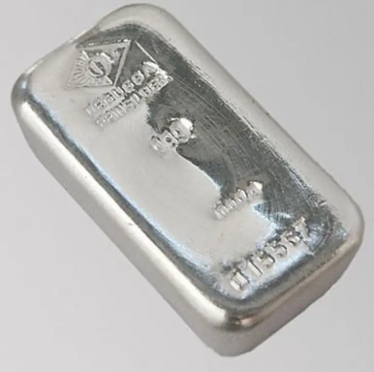 Investoren-die-eine-Anlage-erwaegen-empfehlen-die-Experten-von-der-Berenberg-Bank-uebrigens-auf-langlaufende-Zertifikate-zu-setzen-Denn-die-Schwankungsbreite-des-Silberpreises-ist-relativ-gross