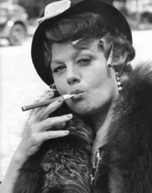 Shelley-Winters-starb-am-14-Januar-im-Alter-von-83-Jahren-Die-aus-einer-juedischen-Immigrantenfamilie-stammende-US-Schauspielerin-raeumte-fuer-ihre-Nebenrollen-in-Das-Tagebuch-der-Anne-Frank-und-Traeumende-Lippen-je-einen-Oscar-ab