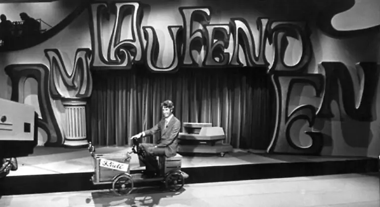 Rudi-Carrell-schrieb-mit-Shows-wie-Am-laufenden-Band-Fernsehgeschichte