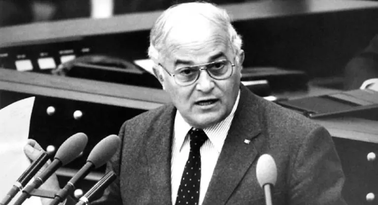 Und-noch-ein-Politiker-der-fruehere-CDU-Vorsitzende-und-Bundestagspraesident-Rainer-Barzel-ist-tot-Er-starb-Ende-August-nach-langer-schwerer-Krankheit-im-Alter-von-82-Jahren
