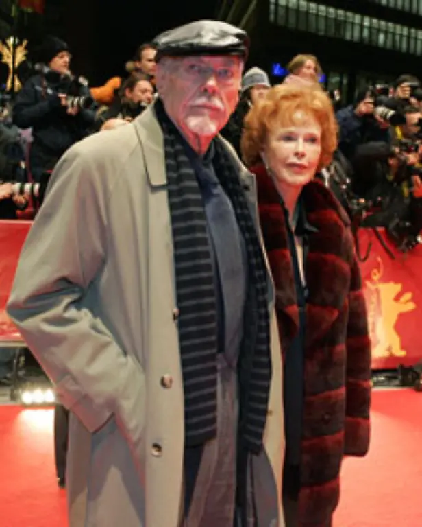 Altman-war-wegen-seines-unorthodoxen-Stils-in-Hollywood-als-Rebell-bekannt-Er-drehte-in-seiner-55-jaehrigen-Laufbahn-insgesamt-86-Filme-produzierte-39-Filme-und-schrieb-37-Drehbuecher