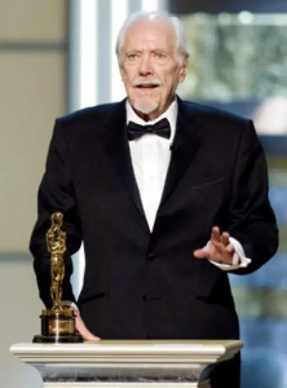 Im-Maerz-diesen-Jahres-war-Altman-mit-dem-Ehren-Oscar-fuer-sein-Lebenswerk-ausgezeichnet-worden-es-war-der-erste-und-letzte-Oscar-seiner-Karriere-Zuvor-wurde-er-fuenf-Mal-vergeblich-nominiert