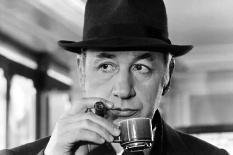 Philippe-Noiret-einer-der-grossen-franzoesischen-Film-und-Theaterschauspieler-hat-in-etwa-125-Filmen-mitgewirkt-Er-starb-Ende-November-im-Alter-von-76-Jahren