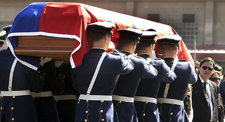 Mit-eiserner-Haerte-hielt-er-sich-17-Jahre-lang-in-Chile-an-der-Macht-Anfang-Dezember-starb-Chiles-Ex-Diktator-Augusto-Pinochet