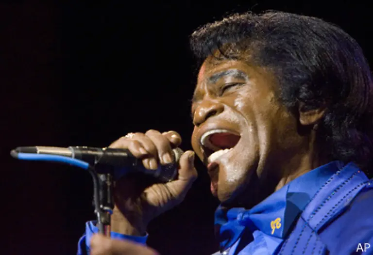 Soul-Legende-James-Brown-erlag-am-ersten-Weihnachtsfeiertag-einer-Lungenentzuendung-Er-wurde-73-Bis-zum-Schluss-stand-er-auf-der-Buehne-hier-bei-einem-Konzert-im-September-2006-in-der-Schweiz