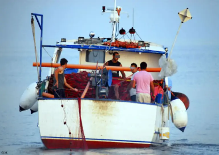 Ob-Schiffsabfaelle-Fischernetze-Leinen-Verpackungsmaterial