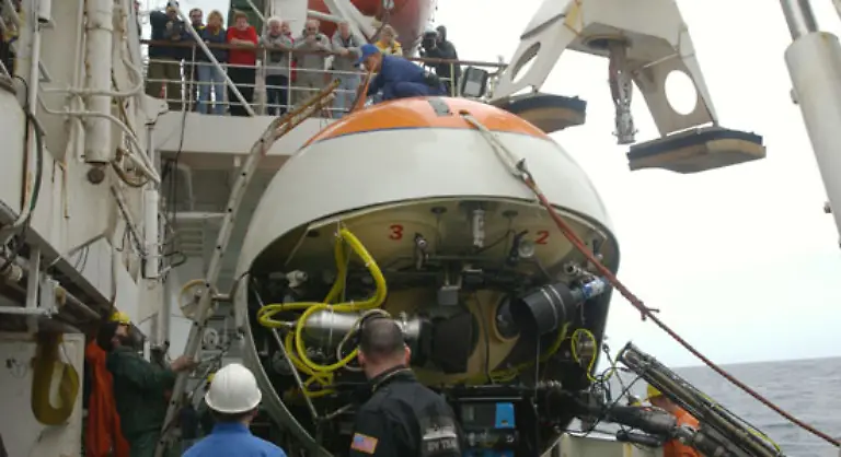 Mit-Hilfe-modernster-Technik-133