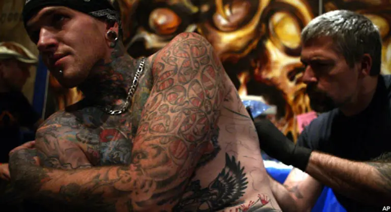 Die-moderne-Taetowierkunst-in-Europa-und-Amerika