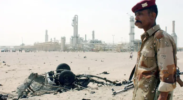 Ebenfalls-von-Konflikten-erschuettert-Der-Jemen-2006-kommt-es-verstaerkt-zu-Rebellenangriffen-unter-Badr-al-Din-al-Houthi-mit-Dutzenden-Toten