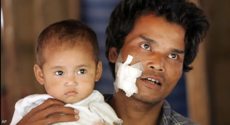 In-Indiens-Nachbarland-Myanmar-ehemals-Birma-eskaliert-seit-November-2005-der-Konflikt-zwischen-Rebellen-und-der-Militaerjunta