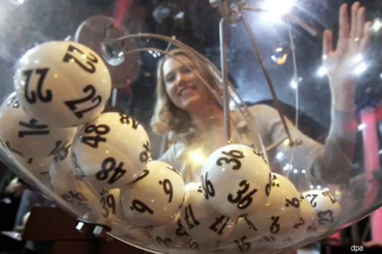 Den-mit-37-7-Millionen-Euro-gefuellten-groessten-Lotto-Jackpot-der-deutschen-Geschichte-gewinnt-ein-Krankenpfleger-aus-Westfalen