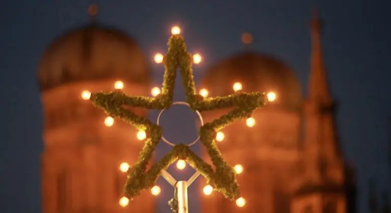 Weihnachten-ist-das-Fest-der-Lichter-133