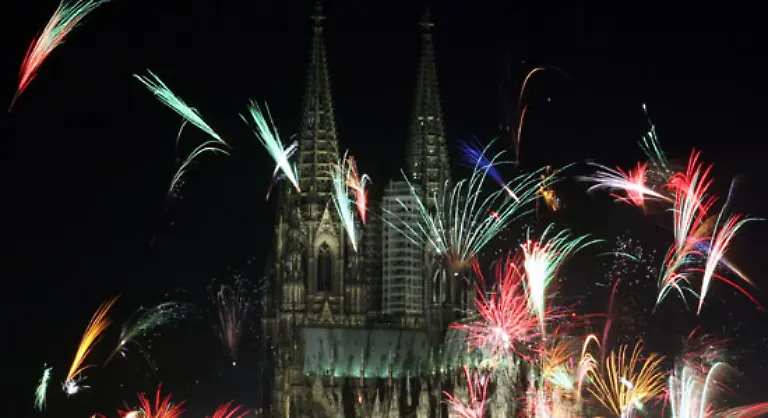 133-wer-keine-Silvester-Einladung-vorweisen-kann-wird-geaechtet