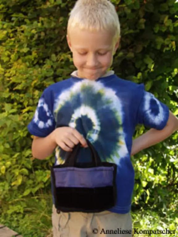 auch-nicht-gelobt-wenn-es-besonders-gut-gelingt-Maria-Montessori-glaubte-naemlich-dass-sowohl-Belohnungen-als-auch-Strafen-schaedlich-sind-fuer-die-innere-Einstellung-des-Menschen-dass-Kinder-ganz-natuerlich-aus-ihrer-eigenen-Motivation-lernen-wollen