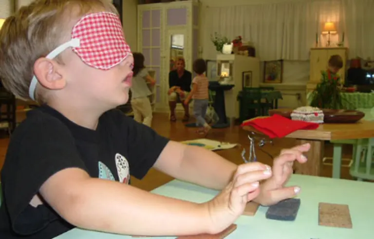 Die-Kinder-sollen-lernen-Fuehlen-und-abstraktes-Denken-in-Einklang-zu-bringen