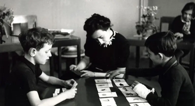Dennoch-sind-einige-Ideen-der-Montessori-Lehre-die-vor-100-Jahren-revolutionaer-waren-laengst-zu-festen-Bestandteilen-der
