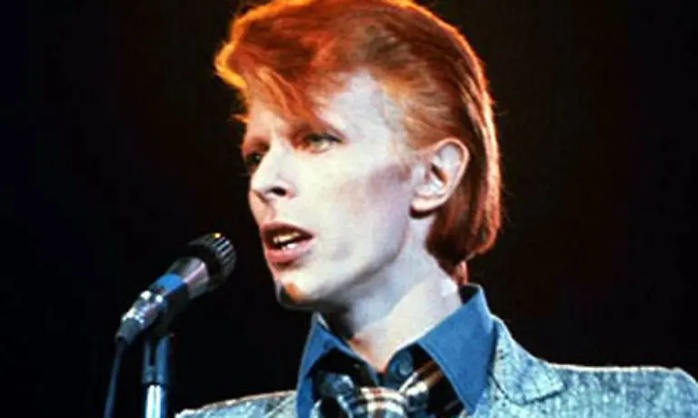 der-bleiche-Thin-White-Duke-oder-ein-Young-American-im-Frank-Sinatra-Look