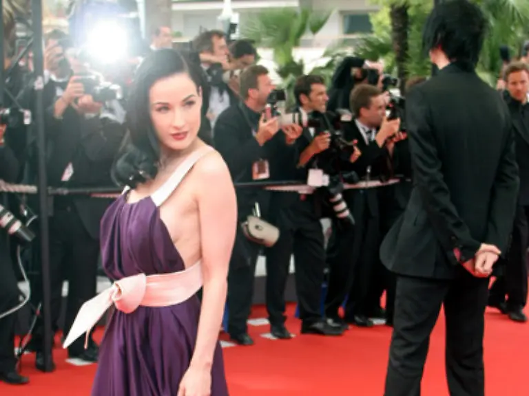 Das-schillerndste-Paar-der-VIP-Society-geht-wieder-getrennte-Wege